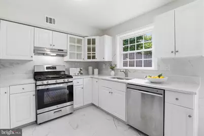 14819 Smethwick Place, Centreville, VA 20120 - Photo 5
