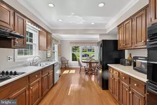 8024 Garlot Dr, Annandale, VA 22003 - Photo 15