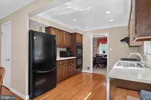 8024 Garlot Dr, Annandale, VA 22003 - Photo 13