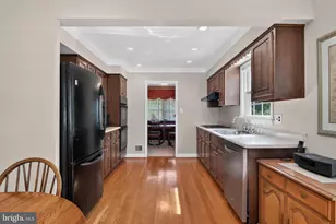 8024 Garlot Dr, Annandale, VA 22003 - Photo 11