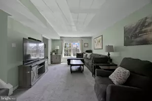 2465 Windbreak Dr, Alexandria, VA 22306 - Photo 23