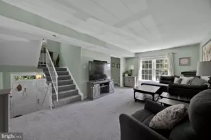 2465 Windbreak Dr, Alexandria, VA 22306 - Photo 19