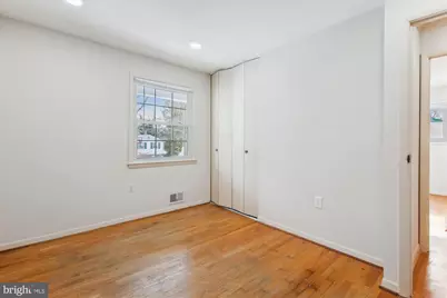 4904 Chanticleer Avenue, Annandale, VA 22003 - Photo 17