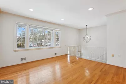 4904 Chanticleer Avenue, Annandale, VA 22003 - Photo 3