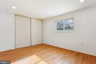 4904 Chanticleer Ave, Annandale, VA 22003 - Photo 11