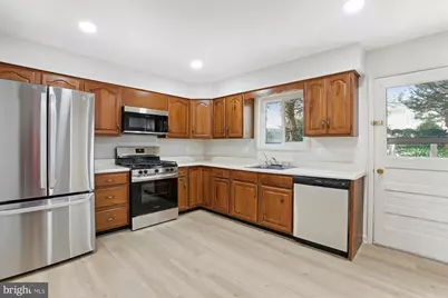 4904 Chanticleer Avenue, Annandale, VA 22003 - Photo 7