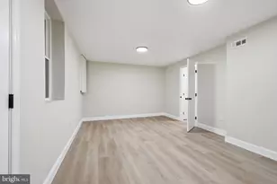 14462 Four Chimney Dr, Centreville, VA 20120 - Photo 19