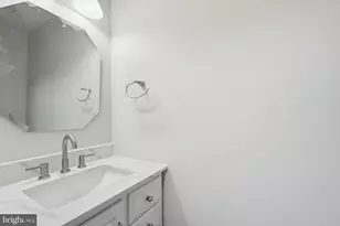 14462 Four Chimney Dr, Centreville, VA 20120 - Photo 23
