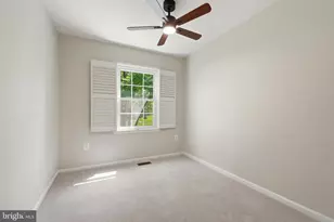 14462 Four Chimney Dr, Centreville, VA 20120 - Photo 5