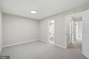14462 Four Chimney Dr, Centreville, VA 20120 - Photo 9