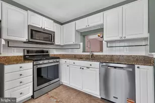 6221 Bella Dr, Centreville, VA 20121 - Photo 5