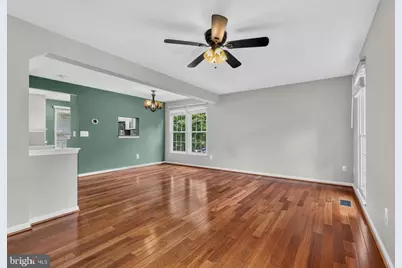 6221 Bella Drive, Centreville, VA 20121 - Photo 9