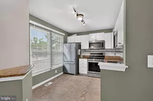 6221 Bella Dr, Centreville, VA 20121 - Photo 3