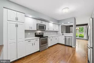 12606 Victoria Station Ct, Fairfax, VA 22033 - Photo 11
