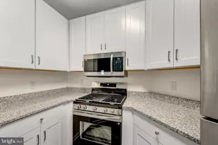4417 Fair Stone Dr, Fairfax, VA 22033 - Photo 3