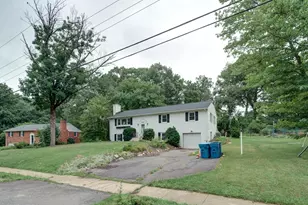 4837 Randolph Dr, Annandale, VA 22003 - Photo 3