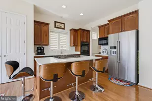2507 Deer Wood Ct, Oak Hill, VA 20171 - Photo 3