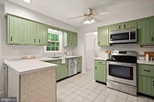 8104 Chivalry Rd, Annandale, VA 22003 - Photo 19