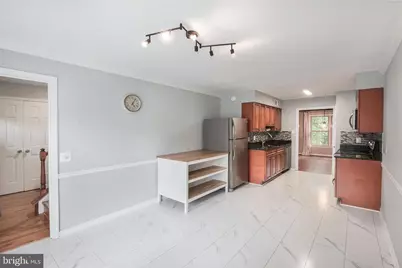6611 Rosecroft Place, Falls Church, VA 22043 - Photo 7