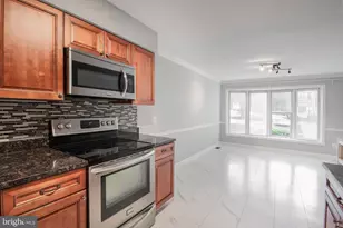 6611 Rosecroft Pl, Falls Church, VA 22043 - Photo 11