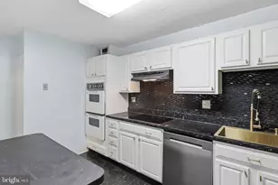 8340 Greensboro Dr, McLean, VA 22102 - Photo 3