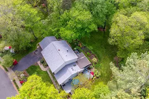 10812 Hunt Club Rd, Reston, VA 20190 - Photo 9