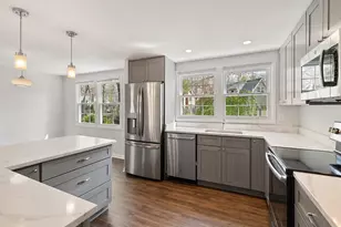 13143 Melville Ln, Fairfax, VA 22033 - Photo 17