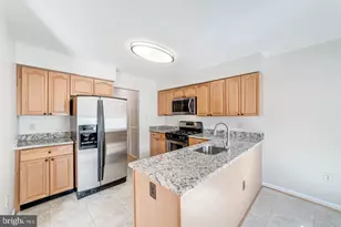 7208 Burton Hill Ct, Springfield, VA 22152 - Photo 9