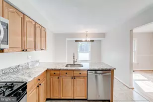 7208 Burton Hill Ct, Springfield, VA 22152 - Photo 7