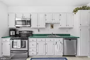 3050 Federal Hill Dr, Falls Church, VA 22044 - Photo 11