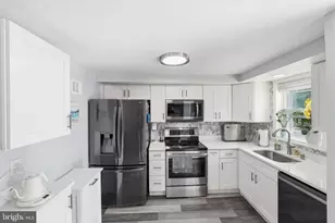 7474 Zanuck Ct, Annandale, VA 22003 - Photo 5