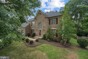 15094 Wetherburn Dr, Centreville, VA 20120 - Photo 3