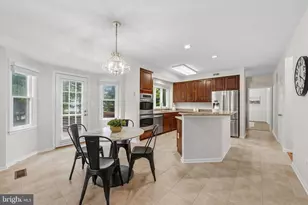 15094 Wetherburn Dr, Centreville, VA 20120 - Photo 19