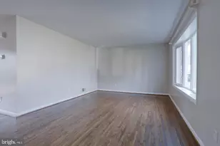 7117 Hadlow Ct, Springfield, VA 22152 - Photo 9