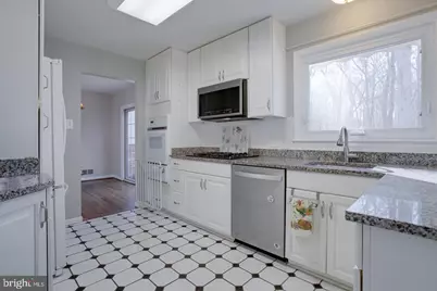 7117 Hadlow Court, Springfield, VA 22152 - Photo 13