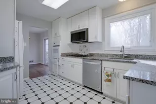 7117 Hadlow Ct, Springfield, VA 22152 - Photo 13