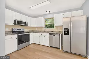 6920 Hovingham Ct, Centreville, VA 20121 - Photo 9