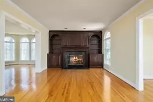 2725 Oldewood Dr, Falls Church, VA 22043 - Photo 5