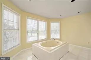 2725 Oldewood Dr, Falls Church, VA 22043 - Photo 27