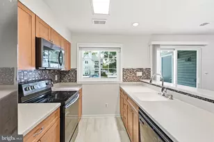 12891 Grays Pointe Rd, Fairfax, VA 22033 - Photo 9