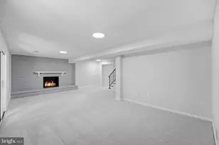 6922 Sydenstricker Rd, Springfield, VA 22152 - Photo 45