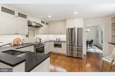 10811 Midsummer Drive, Reston, VA 20191 - Photo 9