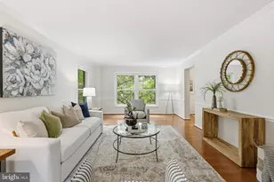 10811 Midsummer Dr, Reston, VA 20191 - Photo 5