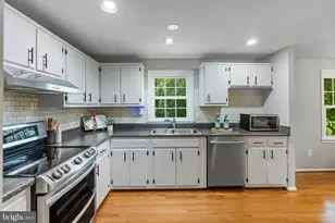 14564 Woodland Ridge Dr, Centreville, VA 20121 - Photo 15