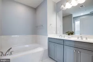 2901 Saintsbury Plaza, Fairfax, VA 22031 - Photo 29
