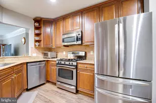 2901 Saintsbury Plaza, Fairfax, VA 22031 - Photo 9