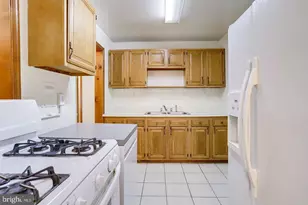 1922 Anderson Rd, Falls Church, VA 22043 - Photo 9