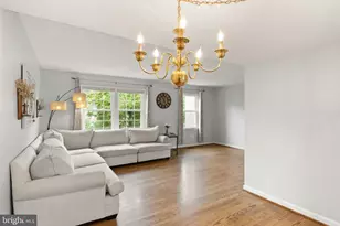 8374 Glastonbury Ct, Annandale, VA 22003 - Photo 9