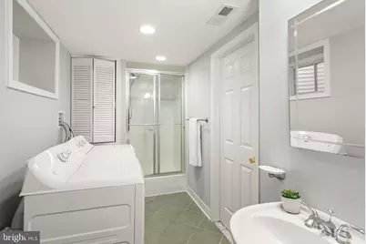 8374 Glastonbury Court, Annandale, VA 22003 - Photo 23