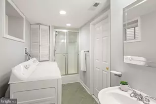 8374 Glastonbury Ct, Annandale, VA 22003 - Photo 23